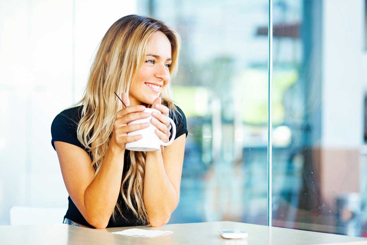 Na povzbuzení a na probrání je lepší káva nebo čaj?